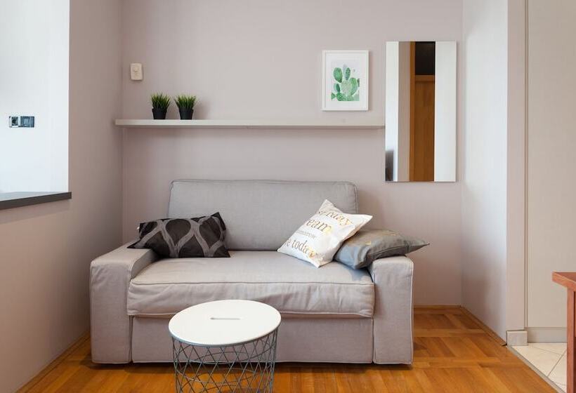 غرفة سوبيريور ثلاثية مطلّة علي البحر, Villa Vinka