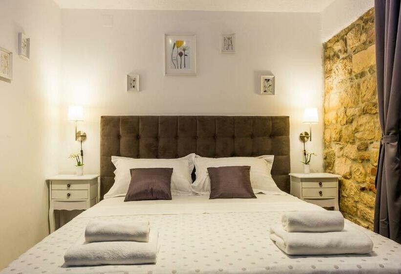 Номер Стандарт, Xiv Century Rooms