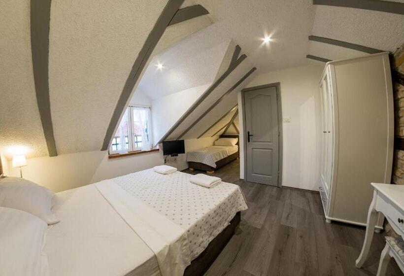 Номер Комфорт, Xiv Century Rooms