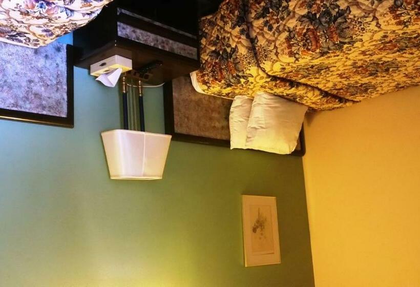 带共用浴室的标准房间, A Voyageur S Guest House
