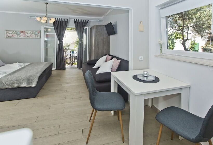 스탠다드 스튜디오 측면 바다 전망, Villa Milton Hvar