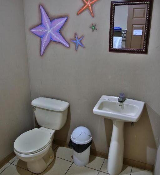 经济四人间 - 带共用浴室, Mangifera Hostel