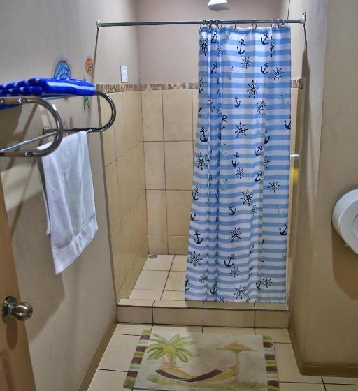 标准单人间共用浴室, Mangifera Hostel