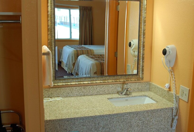 Номер Стандарт 2 Двуспальные Кровати, Blue Sky Inn Glens Falls Saratoga Lake George