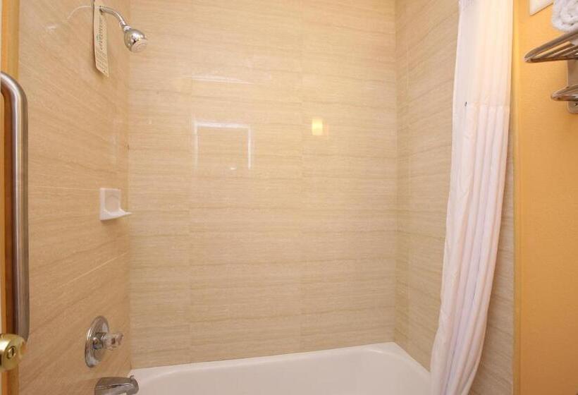 Номер Deluxe, Blue Sky Inn Glens Falls Saratoga Lake George