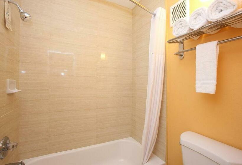 Номер Superior, Blue Sky Inn Glens Falls Saratoga Lake George