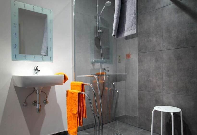 חדר סטנדרט, B&b Back2front