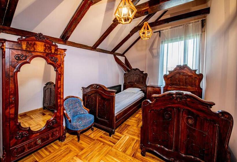 سوییت جونیور, Poesis Satu Mare