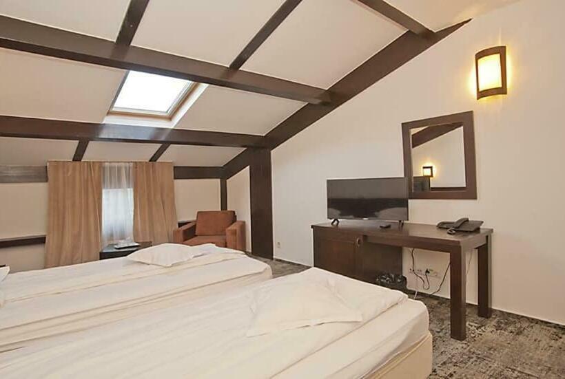 Quarto Estandar, Regina