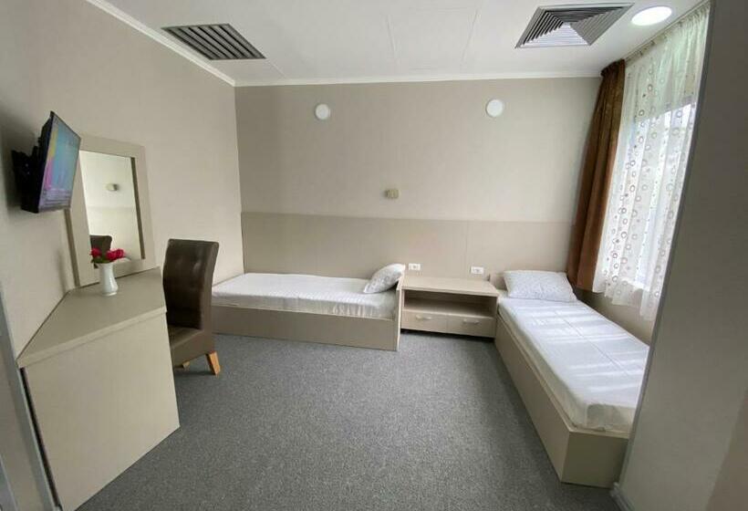 اتاق استاندارد, Motel Carmen