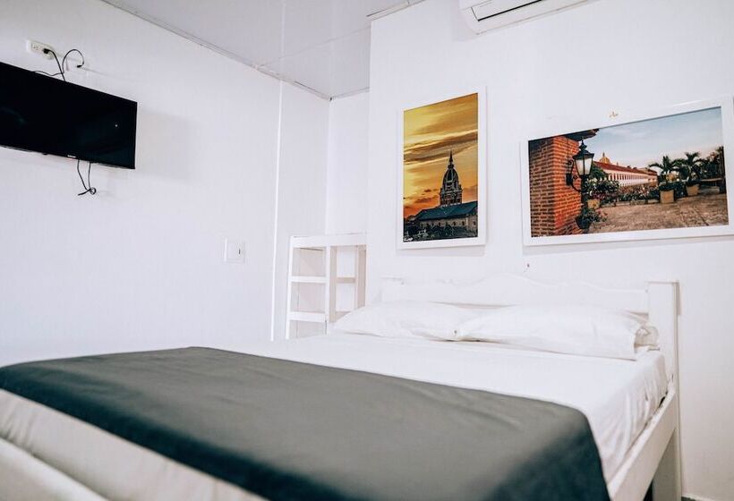 4 Bett Standardzimmer, Neos Hotel Cartagena
