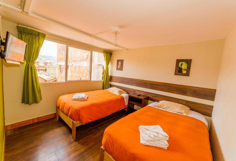 스탠다드 트리플 룸, Ukukus Hostel
