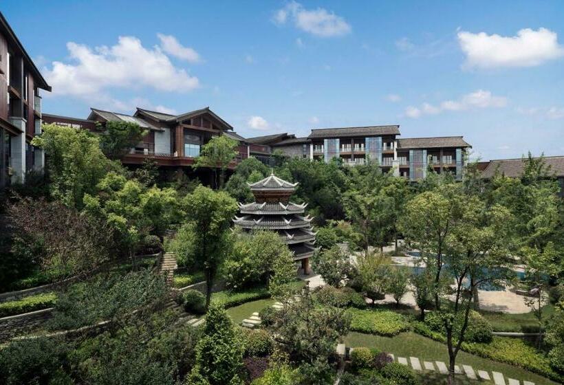 سوییت با چشم‌انداز باغ, Anantara Guiyang Resort