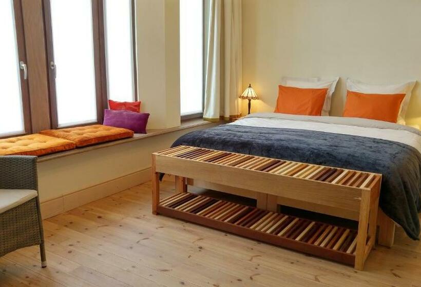 اتاق لوکس, Bed & Breakfast Exterlaer