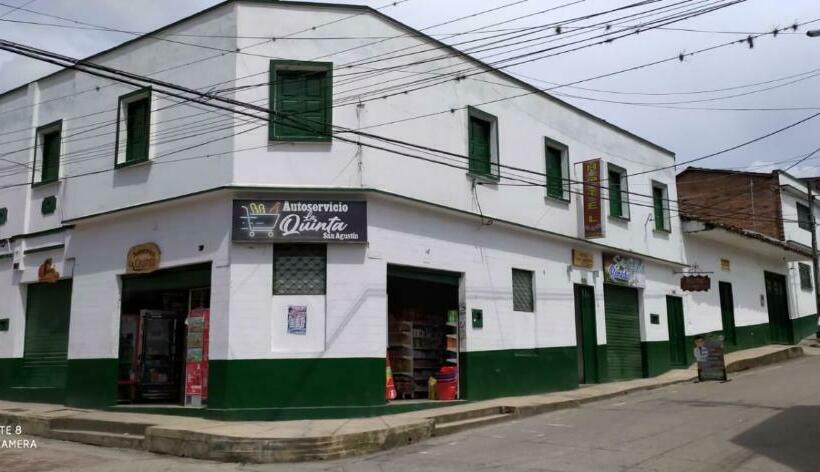 Quarto Familiar, San Agustín