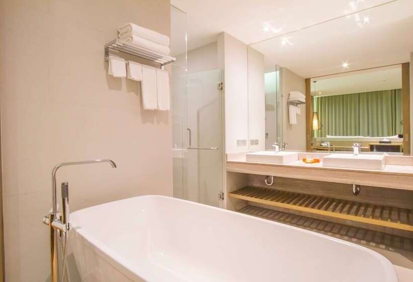 바다 전망 스위트, Wyndham Grand Phuket Kalim Bay