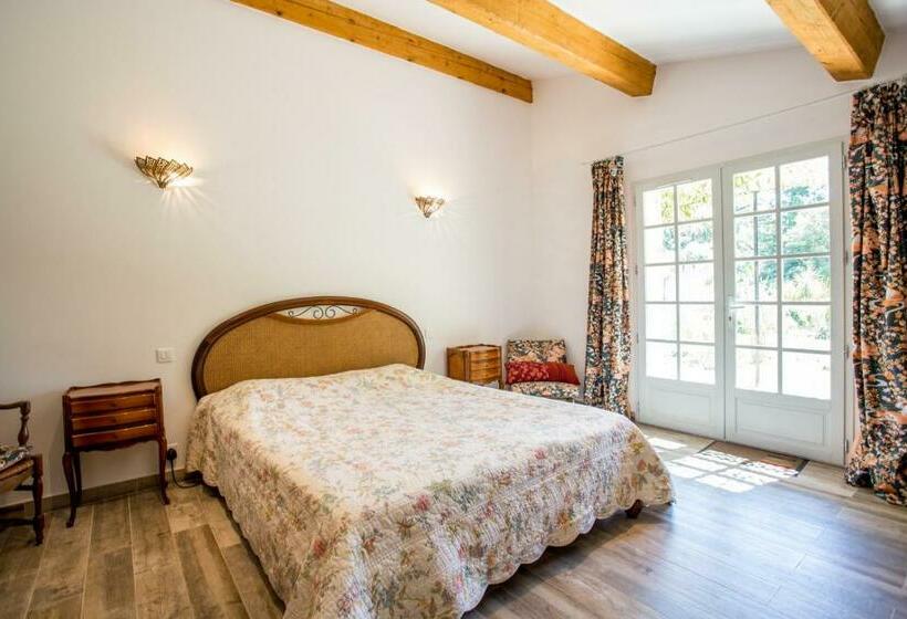 Номер Стандарт, Domaine L'helion
