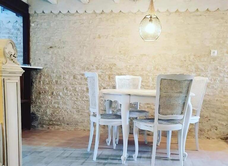 Апартаменты 2 Спальни, La Fontenelle Chambres D'hôtes