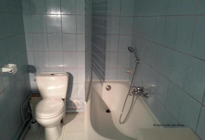 Номер Стандарт Трехместный, Hôtel Emilie