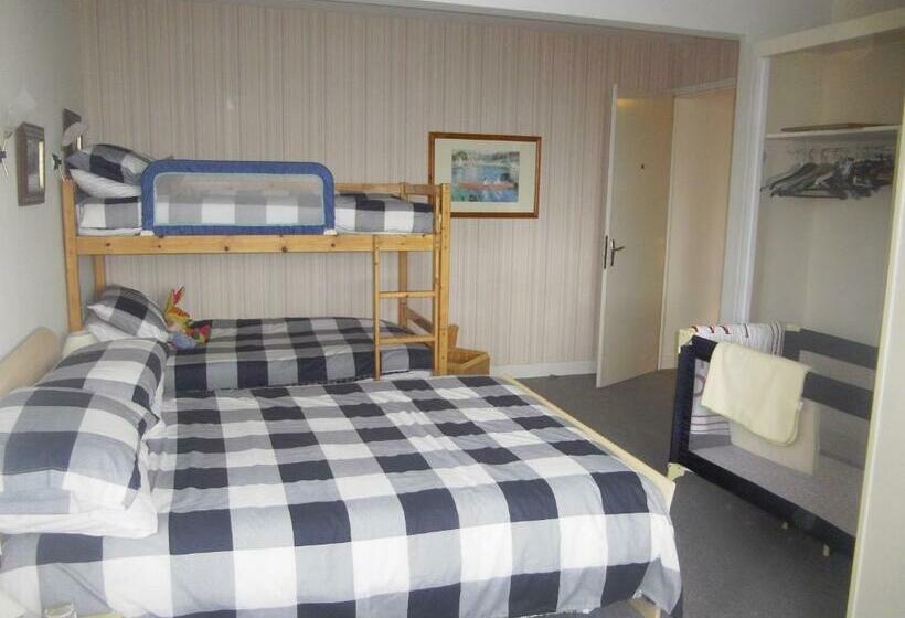 غرفة عائلية, Lenard Charles Bed & Breakfast