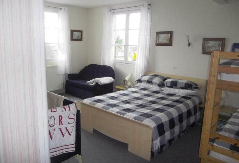 Семейный Номер, Lenard Charles Bed & Breakfast