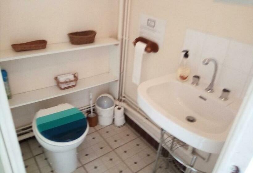 غرفة عائلية, Lenard Charles Bed & Breakfast