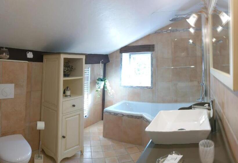 سوییت لوکس, Le Relais De La Tour