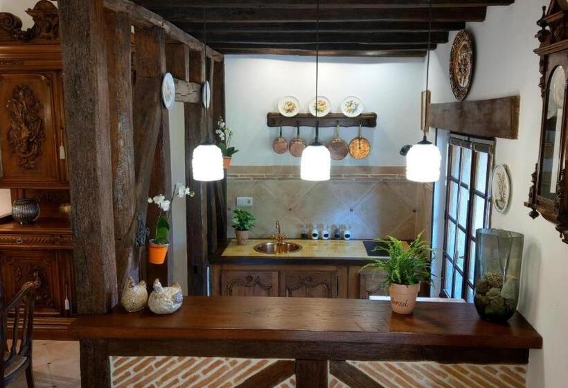 سوییت لوکس, Le Relais De La Tour