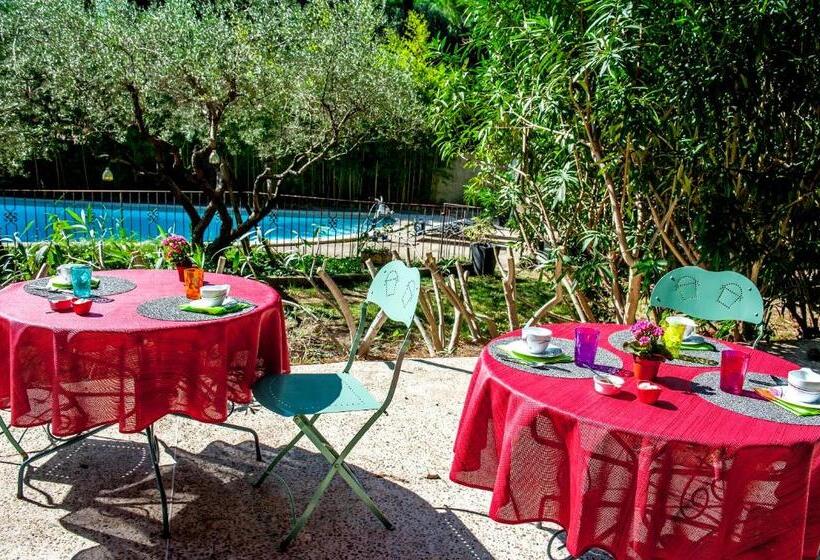 Номер Стандарт Вид на Сад, La Bastide Des Pins