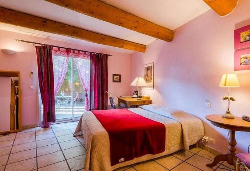 Трехместный Номер Стандарт Вид на Сад, La Bastide Des Pins