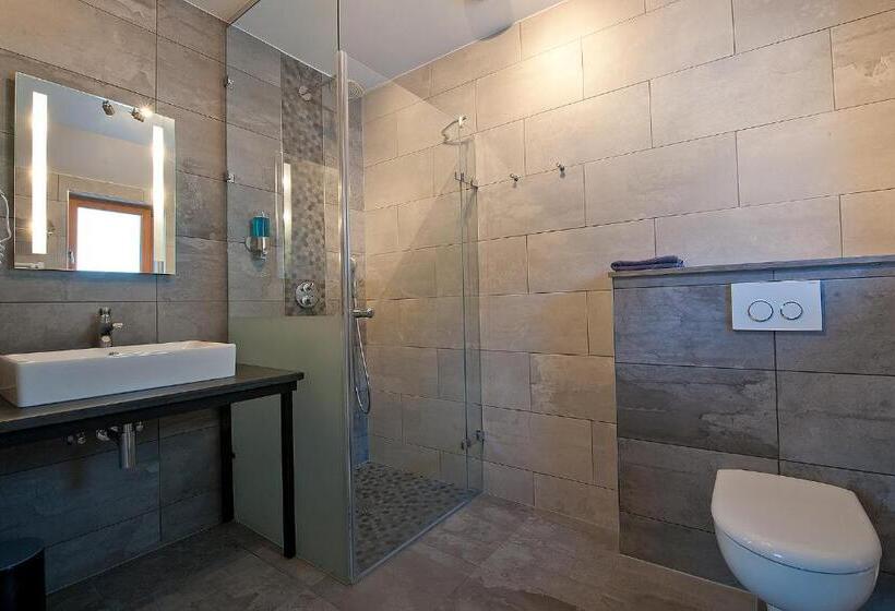 수피리어 룸, Aux Deux Clefs