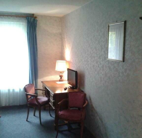Номер Стандарт, Logis Hôtel Restaurant Hostellerie De L étoile
