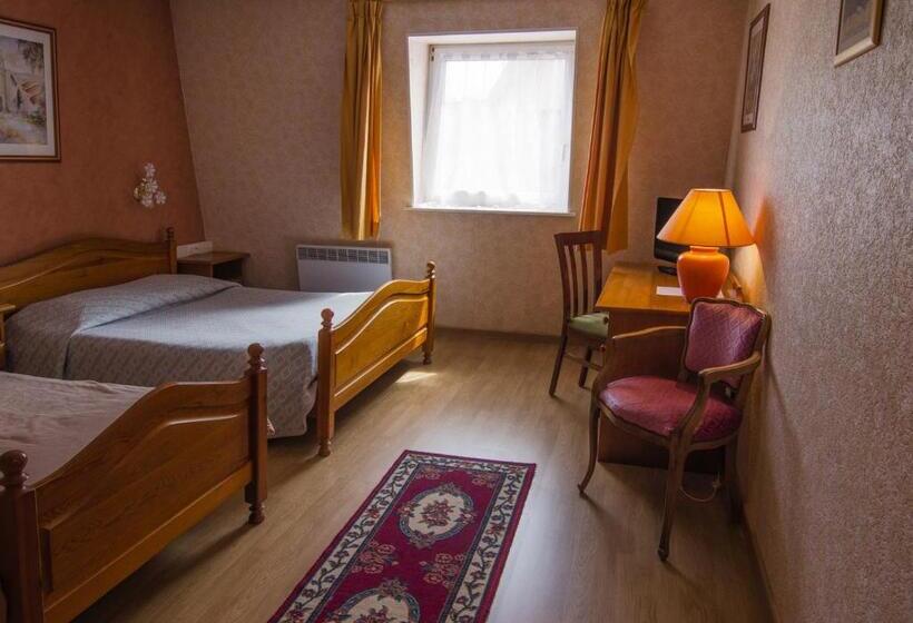 Номер Стандарт Трехместный, Logis Hôtel Restaurant Hostellerie De L étoile