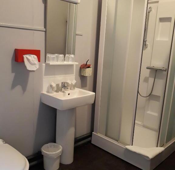 Трехместный Номер Базовый, Hostellerie De La Quenoeuille