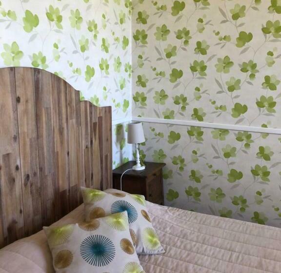 غرفة قياسية مطلّة علي الحديقة, Chambres D Hôtes   Dîners   Piscine   Centre Ville Bergerac 5km   Domaine De Bellevue Cottage