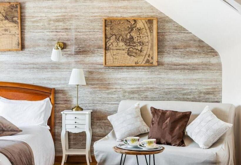 Трехместный Номер Deluxe Вид на Море, La Metairie Du Vauhariot   Chambre Ou Lodge   Piscine Chauffée   Vue Mer Et Mont Saint Michel   Gr34