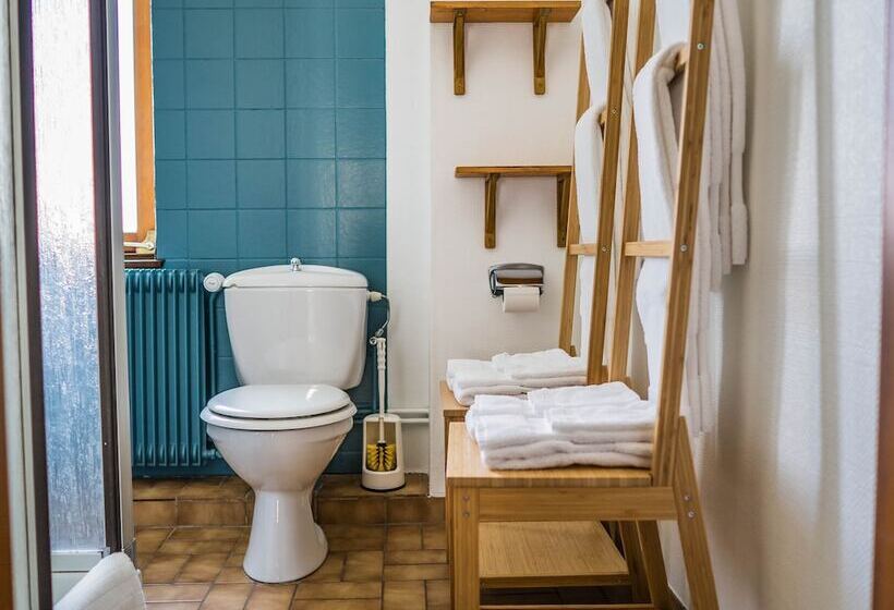 Четырехместный Номер Стандарт, Au Vieux Moulin