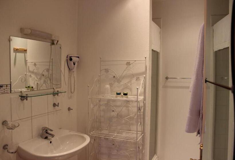 Номер Комфорт, Auberge Du Bord Des Eaux   Demi Pension Assurée Sur Réservation