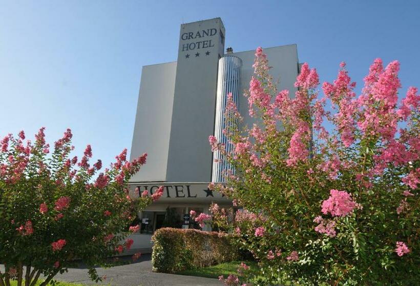 Номер Стандарт, Grand