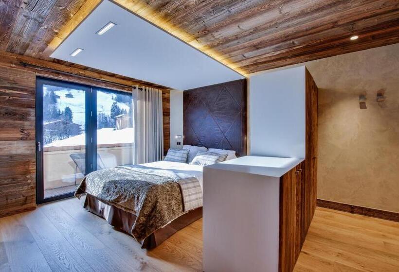 Люкс с Балконом, Hôtel Chalet Les Ecureuils Restaurant, Sauna & Spa Garage