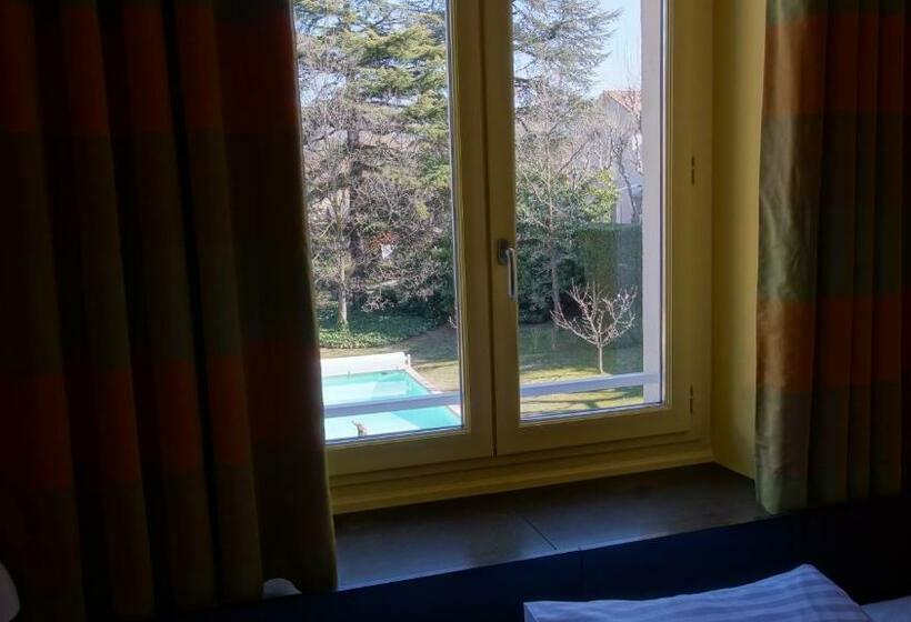 Номер Стандарт Вид на Сад, Hôtel De Charme L'orée Du Parc