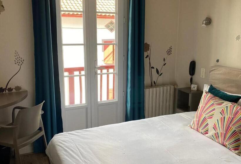 Номер Стандарт, Hôtel Juantorena