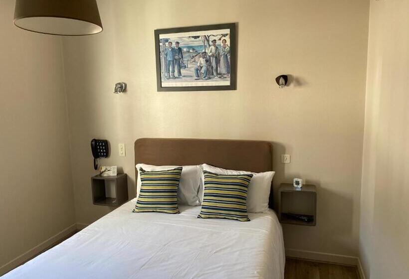 غرفة قياسية, Hôtel Juantorena