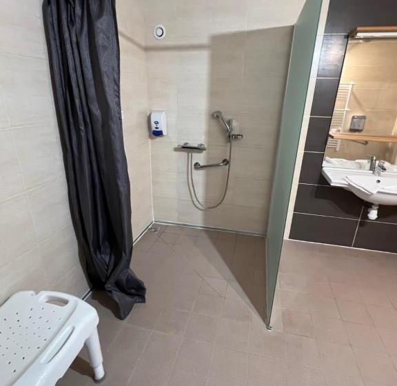 اتاق استاندارد برای معلولان, Le Medieval