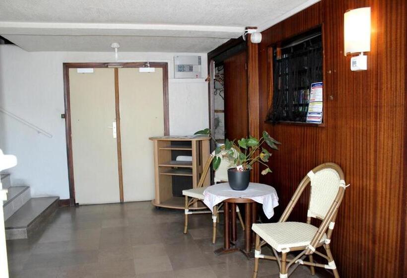 Номер Стандарт Совместная Ванная, Hôtel Le Relais