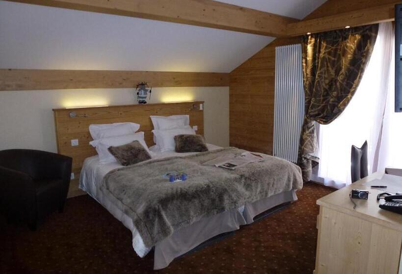 Трехместный Номер Стандарт с Балконом, Hôtel Restaurant Les Sapins Wellness & Gourmet