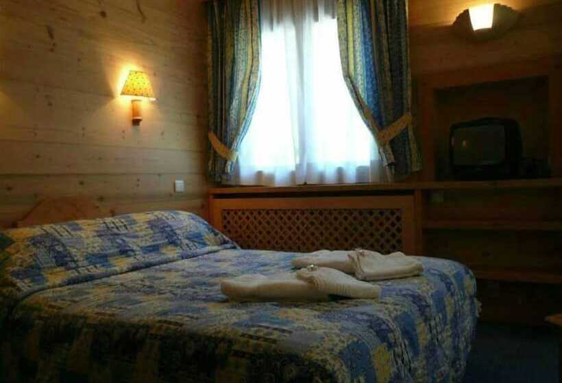 Номер Стандарт с Балконом, Hôtel Restaurant Les Sapins Wellness & Gourmet