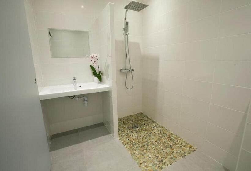 شقة غرفة نوم واحدة مزودة بتراس مطلة على البحر, Le Grand Large Bord De Mer Hotel & Appartements