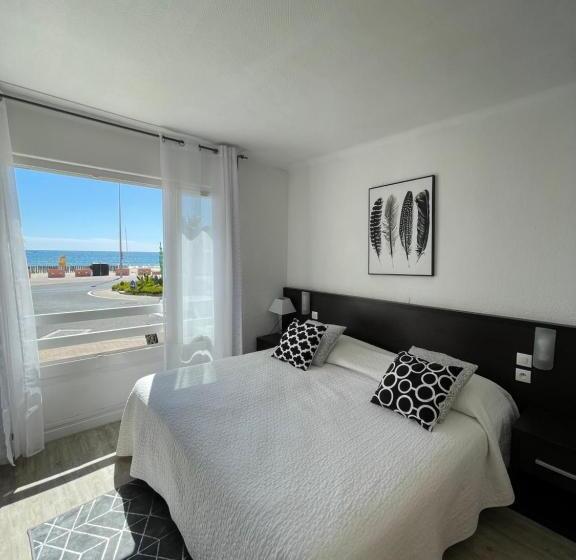 オーシャンビュースタンダードルーム, Le Grand Large Bord De Mer Hotel & Appartements