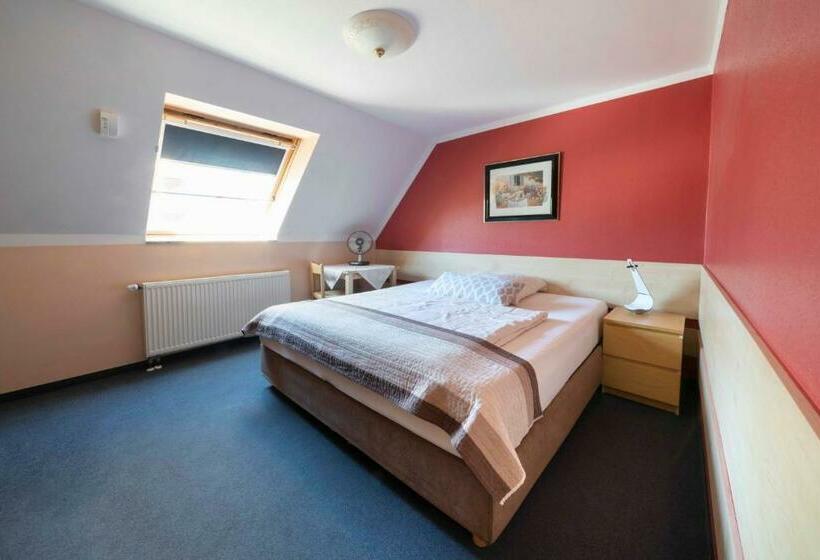 Номер Стандарт Трехместный, City Hotel Hilden